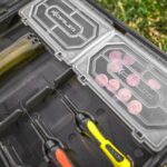 KORUM Wyposażone pudełko na akcesoria i przypony Tackle Blox Fully Loaded