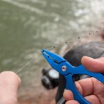 PRESTON Szczypce zaciskowe do śrucin z obcinaczem żyłki – Shot & Stotz Pliers